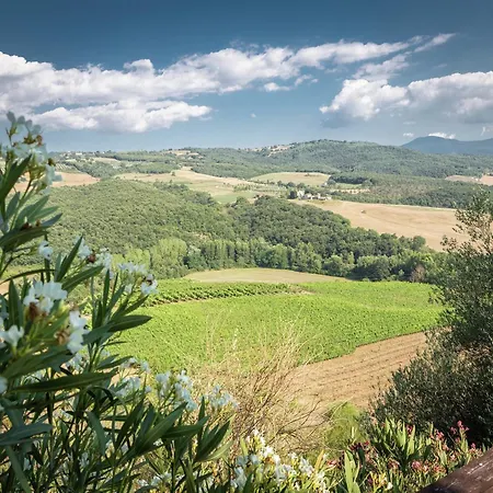 In With Private Pool, Cleaning Included Montalcino